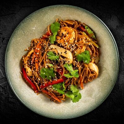 Соба с морепродуктамив Голодный WOK по цене 630 ₽