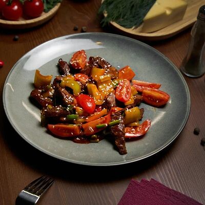 Тай биф в The Кухня по цене 530 ₽