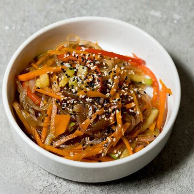 Wok с фунчозой в Smile по цене 321 ₽