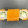 Филадельфия с огурцом в Sushi рай по цене 950