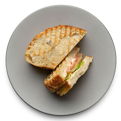 Сэндвич с лососемв Горький по цене 759 ₽