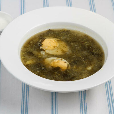 Щавелевый суп с яйцом и сметаной в Одесса-Мама по цене 440 ₽