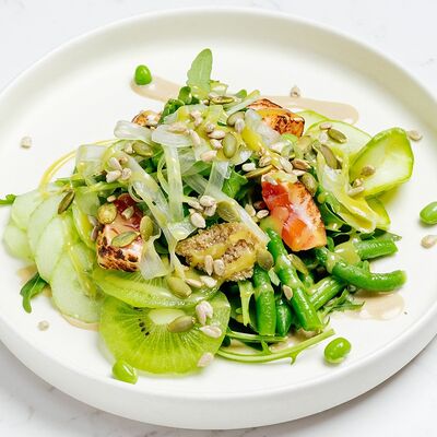 Лосось татаки с амарантом и шисо в Hello Wine по цене 690 ₽