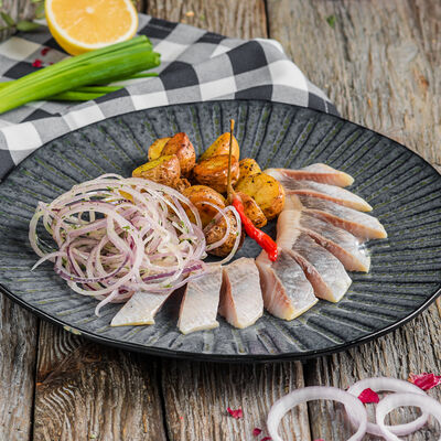 Сельдь с картофелем в Пряности & Радости на Московском по цене 370 ₽