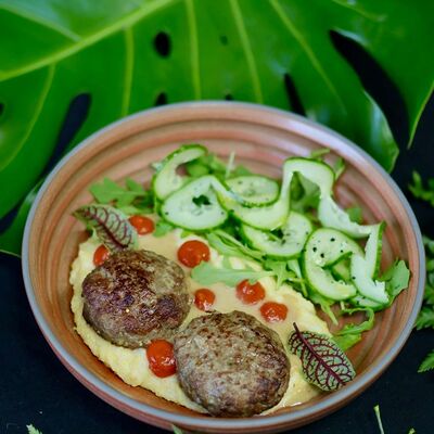 Котлеты из говядины со сливочной пюре в Rice foodcoffee по цене 3990 ₸