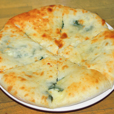 Пирог со шпинатом в Хинкальная по цене 750 ₽