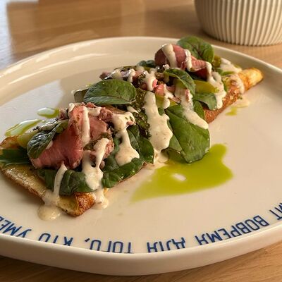 Омлет с ростбифом в Peach по цене 490 ₽