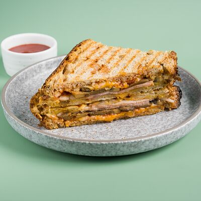 Гриль-чиз Ветчина-грибы в HAND COFFEE по цене 650 ₽