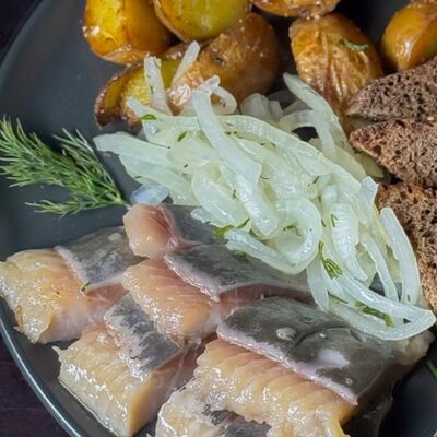 Сельдь с картофелем в Крылья по цене 460 ₽