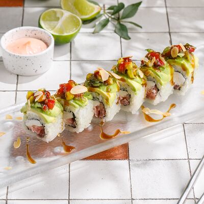 Острый ролл с авокадо и креветкой в ЛарисуВаннуХочу по цене 890