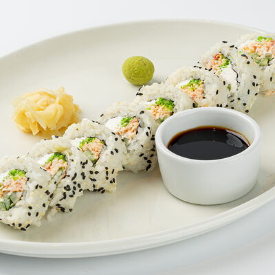 Ролл Калифорния с крабом в Магадан по цене 970 ₽