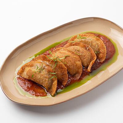 Мини-чебуреки с аджикой в Финнеганс Вейк по цене 590 ₽