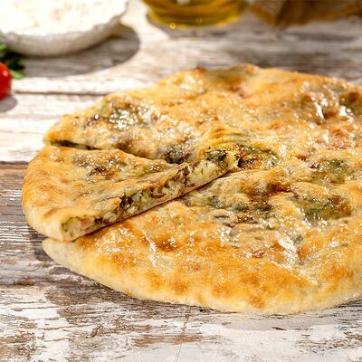 Сыр с листьями свёклы 850 г в Пиросетия Осетинские пироги по цене 950 ₽