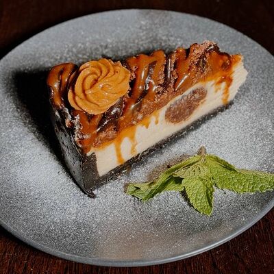 Чизкейк арахисовый кранчв Cartel по цене 456 ₽