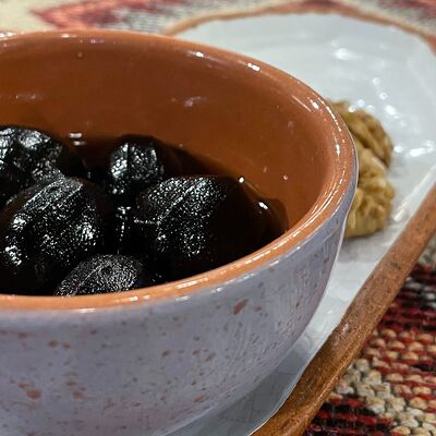 Домашнее варенье из грецкого ореха в Хинкальная по цене 240 ₽