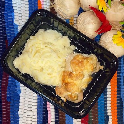 Куриное филе с ананасом и пюре в Сули по цене 260 ₽