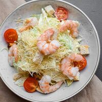 Цезарь с креветками в Суши Кото