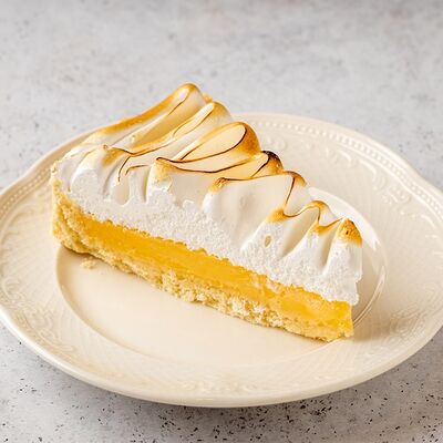 Лимонный тарт с воздушной меренгой в Кондитерская La mousse по цене 408 ₽