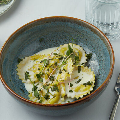 Равиоли с тыквой под сырно-кокосовым соусом в Блеск по цене 260