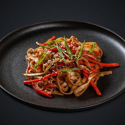 Лапша удон с овощами в Суши дяди Вани по цене 338 ₽