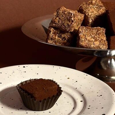 Трюфель брусника-ромв Biscuit House по цене 250 ₽