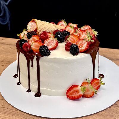Торт Вафельный рожок в Nu Natali Cakes по цене 4950 ₽