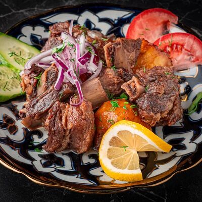 Казан-кебаб из говядины в Чайхана Плов центр по цене 840 ₽