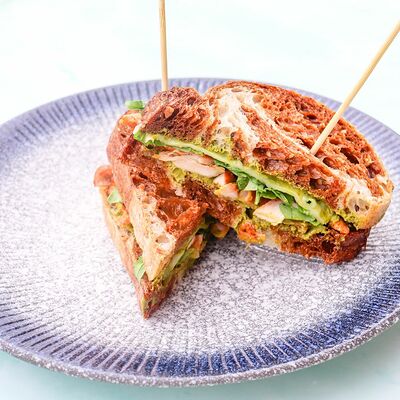 Итальянский сэндвич с курицей в СушиBox по цене 62000 ₽