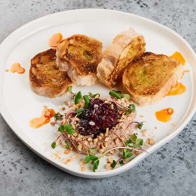 Пате из печени цыпленка с соусом из вишни и фундуком в Belochka по цене 410 ₽