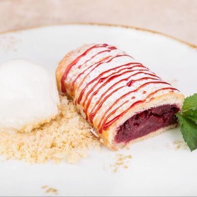 Штрудель вишнёвый в Panama City по цене 329 ₽