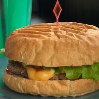 Чизбургер в Mr Burger