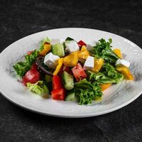 Свежие овощи с греческим сыром в Добрый Мерлин