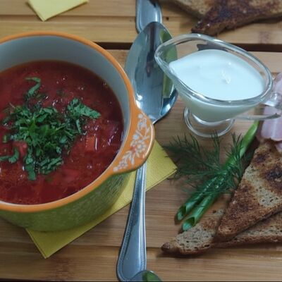 Борщ с телятиной в Интер-Сити по цене 430 ₽