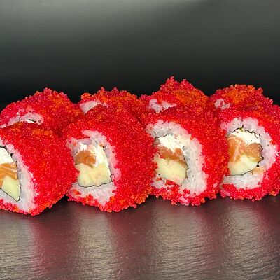 Ролл с лососем и моцареллой в Avokado sushibar по цене 680 ₽