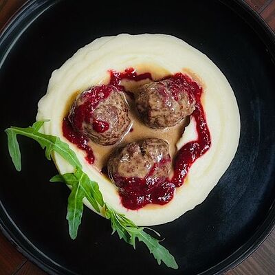 Митболы с малиновым соусом в BQ 125 по цене 755 ₽