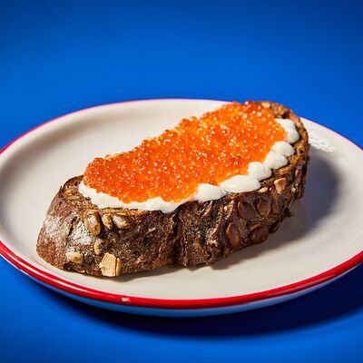 Бутерброд с икрой в Mates Bistro по цене 890 ₽