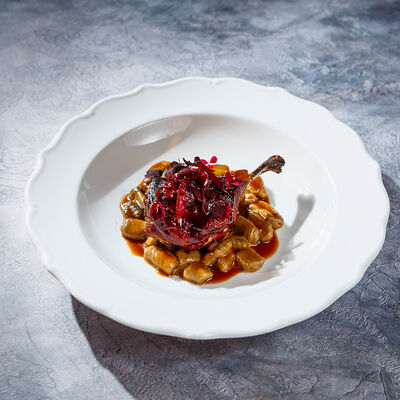 Утиная ножка с ньеками из печенного картофеля в Гастродача Вселуг по цене 1300 ₽