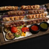 Ассорти люля-кебаб в Mimi