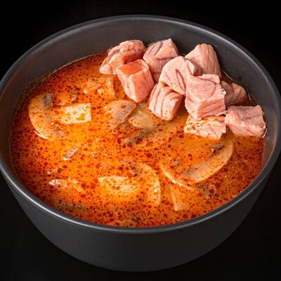 Том ям с лососем в Калифафила по цене 580 ₽