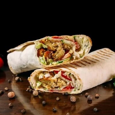 Шаурма с курицей в Шашлычная наУглях по цене 390 ₽