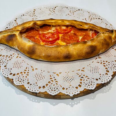 Пиде пеперони с томатамив SUSHI WOW по цене 299 ₽