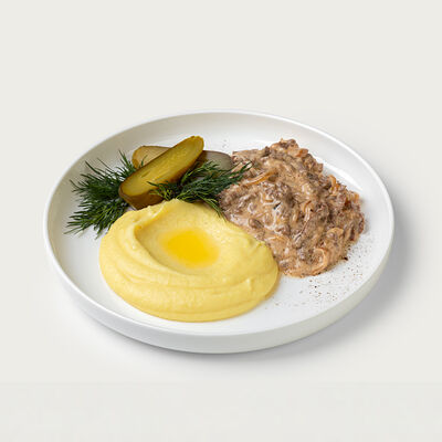 Бефстроганов из телятины с картофельным пюре в VASILCHUKI Chaihona №1 по цене 1150