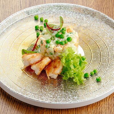 Оливье с тигровыми креветками и семгой в Витебский трактир по цене 33 р.