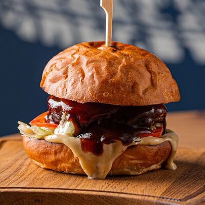 Чизбургер в Паркинг по цене 780 ₽