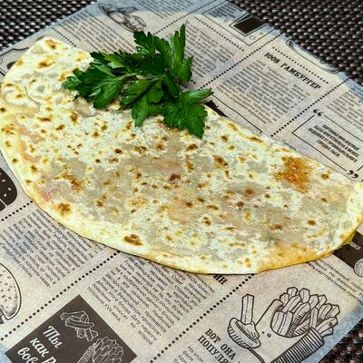 Кутаб с мясом и сыром в Локанта по цене 265 ₽