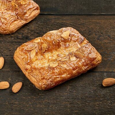 Слойка миндальная в Люди Любят по цене 104 ₽