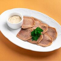 Язык говяжий с хреном в Сокровище Premium & Grill