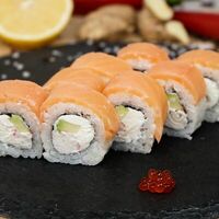 Филадельфия с крабом в Sensei Rolls