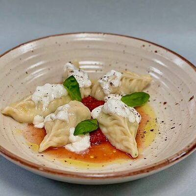 Гюрзе с креветкой и страчателлой в Двор Помидор по цене 690