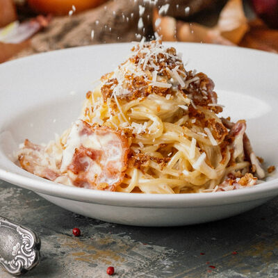 Паста Карбонара с луковыми чипсами в Kitchen по цене 480